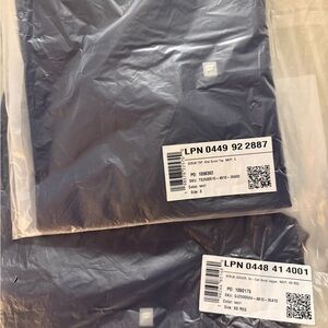 New Unopened Navy Fabletics Scrubs Set